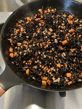 ひじきと豚挽肉のそぼろ煮