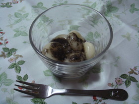 ヘルシーお豆腐白玉 ごまみつがけ