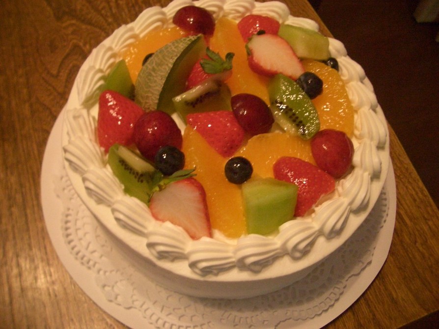 簡単☆果物たっぷり☆デコレーションケーキの画像