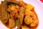 インド人直伝チキンとオクラのカレーの写真