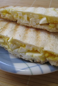 チーズがとろ～り！マヨ卵サンドトースト