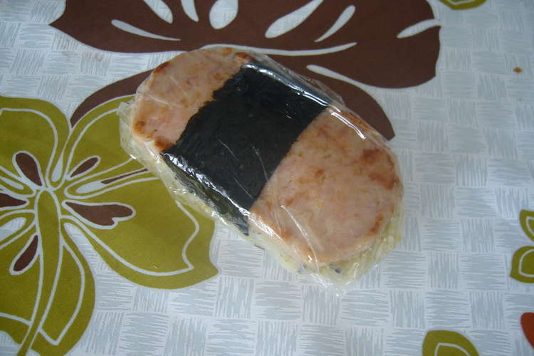 スパムおにぎり レシピ 作り方 By みるみる38 クックパッド 簡単おいしいみんなのレシピが375万品