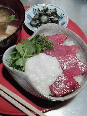 糠床の賜物 鮪のヅケと糠漬トロロの丼