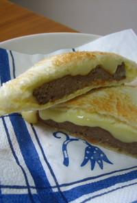 おうちでランチパック☆ハンバーグ＆チーズ