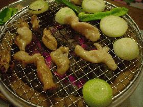 炭火で楽しもう♪ガーリック塩ホルモン