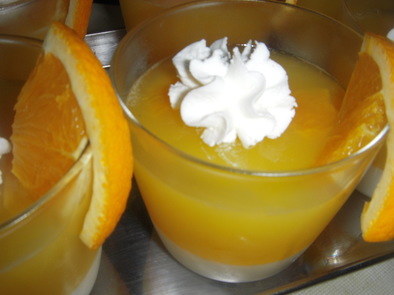２色ゼリー（オレンジ&ミルク）の写真