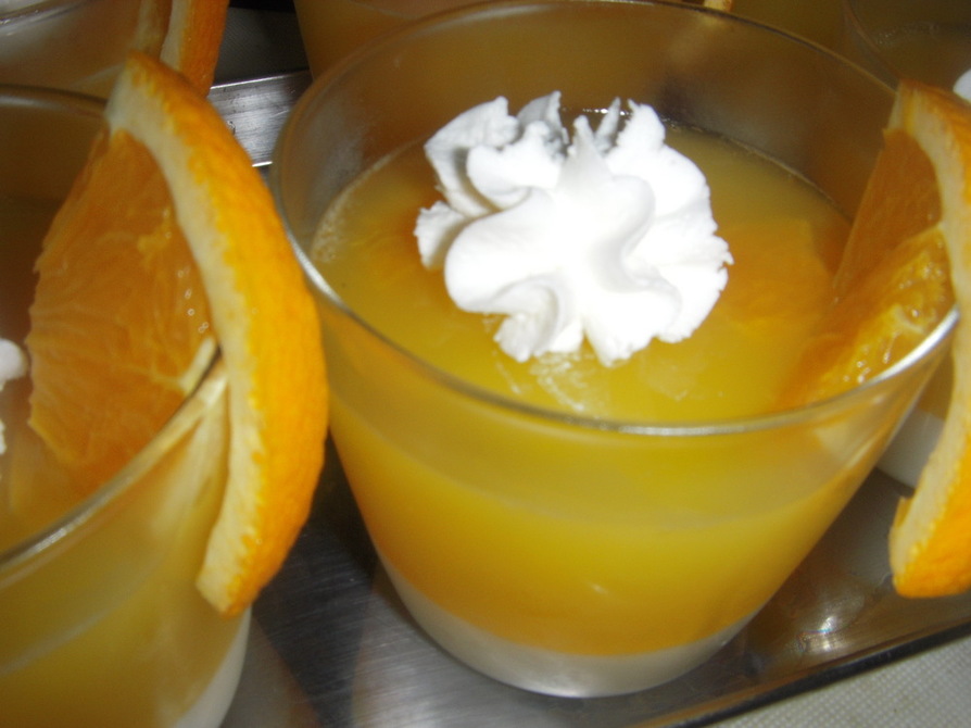 ２色ゼリー（オレンジ&ミルク）の画像