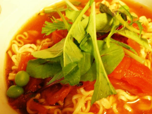 ﾄﾏﾄ缶×ｲﾝｽﾀﾝﾄ麺＝トマトラーメンの画像