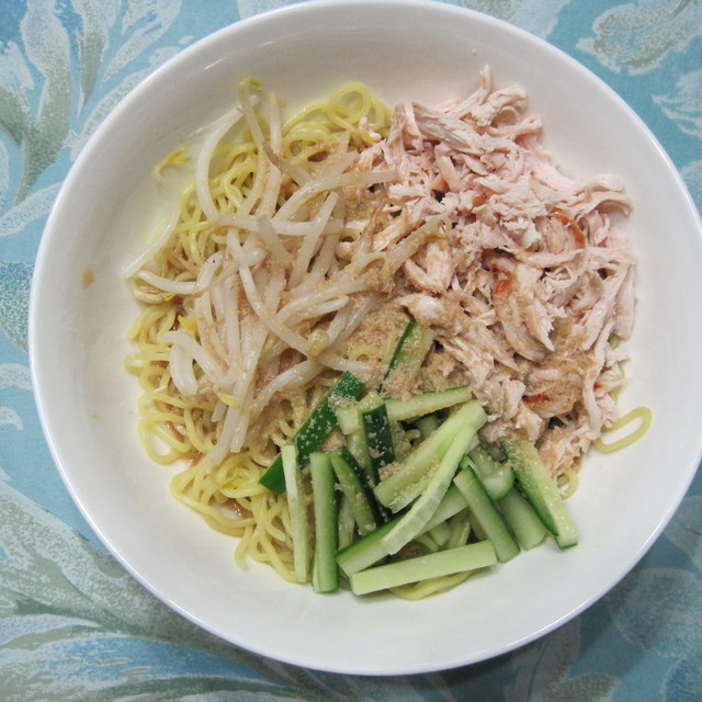 簡単 胡麻ダレの棒々鶏風冷やし中華 レシピ 作り方 By ぴんくすいか クックパッド 簡単おいしいみんなのレシピが353万品