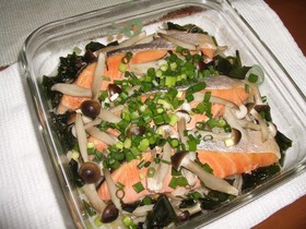 鮭ともやしのレンジ蒸し