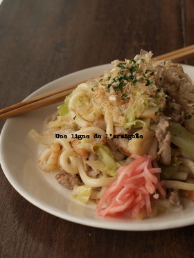 ウチの定番・焼きうどんしょうゆ味。