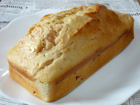 苺ジャムたっぷりパウンドケーキ