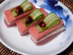炙り鮪とスイカの前菜風
