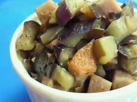 お弁当に♪魚肉ソーセージと茄子のコロコロ