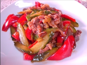 キュウリと牛肉の中華風炒め煮