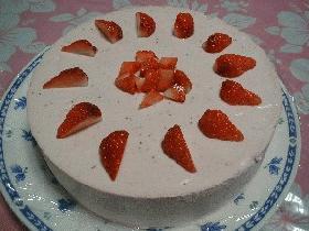 いちごのムースケーキ