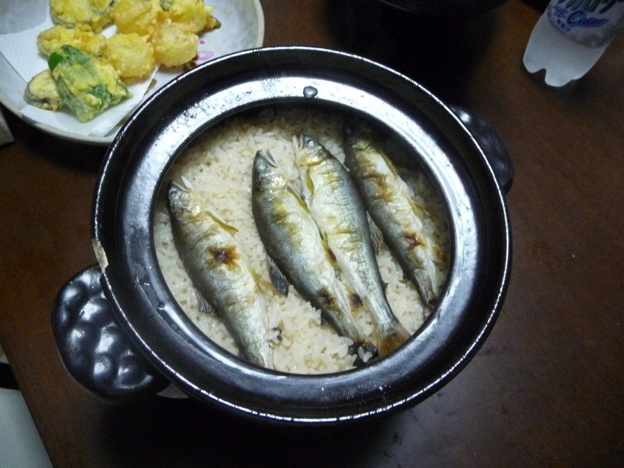 土鍋で鮎飯の画像