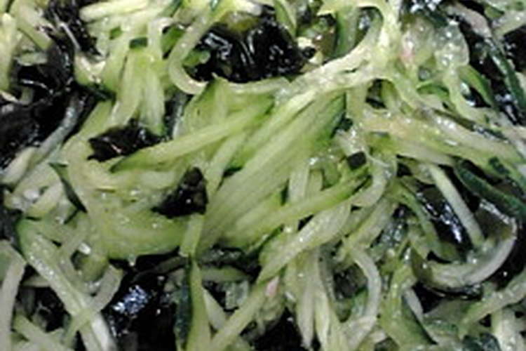 きゅうりの大量消費に ツナわかめサラダ レシピ 作り方 By ともなおうらら クックパッド