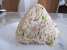 ごま香る✿ツナおかか✿おにぎり