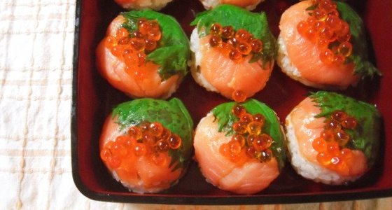 サーモンといくらのてまり寿司。 by すぴかか 【クックパッド】 簡単おいしいみんなのレシピが322万品