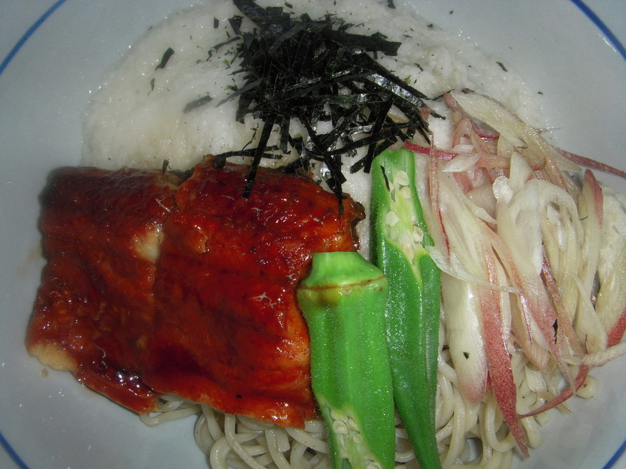 冷製蕎麦&うどん（鰻とオクラとトロロ）の画像