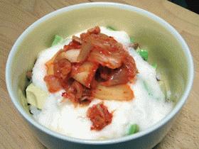 アボカド納豆キムトロ丼の画像