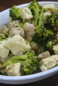 高野豆腐とブロッコリーの煮物