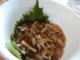 湯葉とえのきのゼリー寄せ