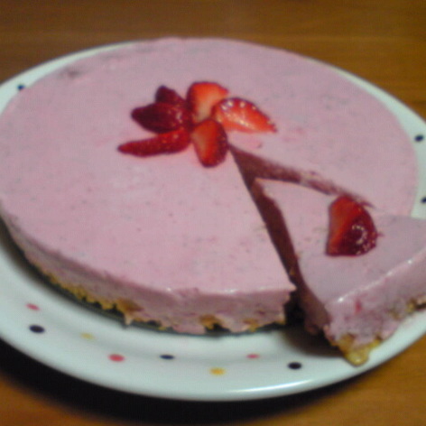 簡単☆苺のレアヨーグルトケーキ☆