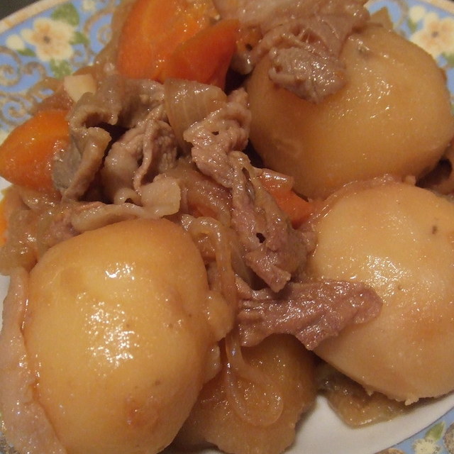 みりんとめんつゆで簡単 肉じゃが レシピ 作り方 By Mitaro0207 クックパッド