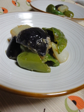 茄子・ピーマン・玉ねぎで♪甘味噌炒め