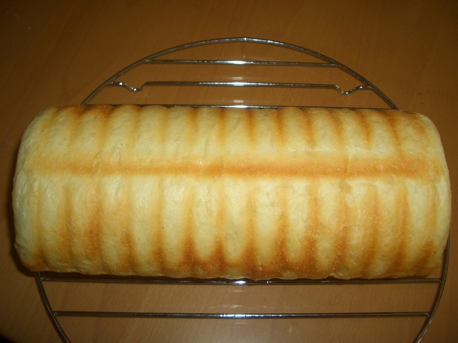 トヨ型（大）でラウンドパンの画像