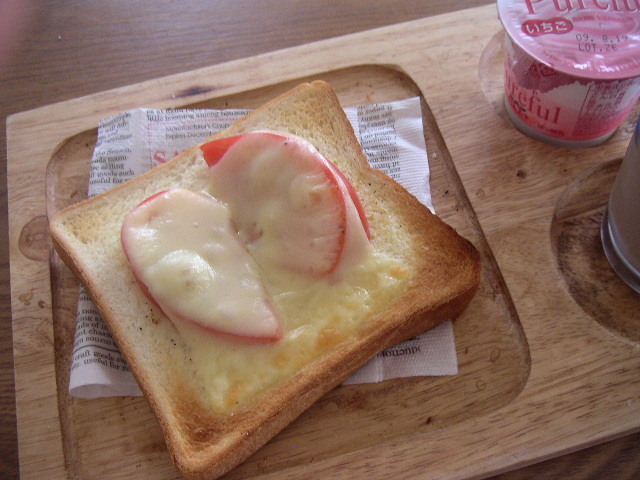 ♪夏の朝はトマト＆チーズトースト♪の画像