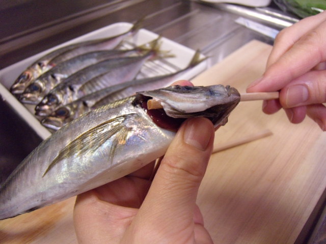 必見 割り箸 で魚の内臓を取る方法 レシピ 作り方 By デリっち クックパッド 簡単おいしいみんなのレシピが378万品