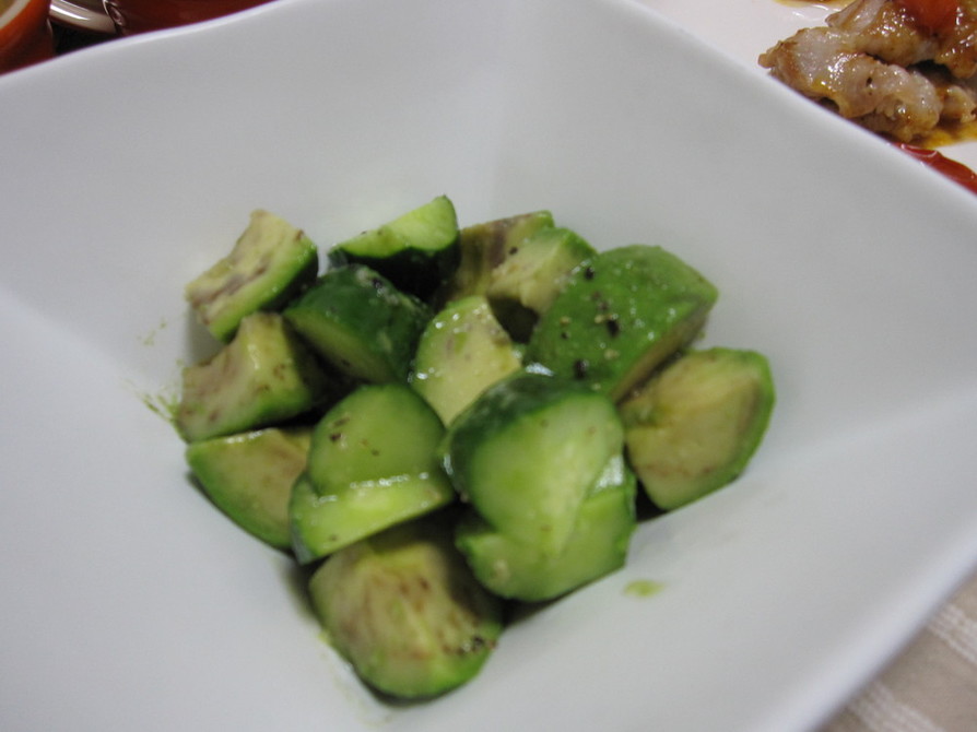 キュウリとアボカドのサラダのレシピ