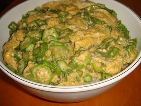 ふわっふわトロ~リのオクラ玉子丼