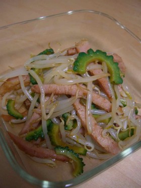簡単!厚切りハムとゴーヤの炒め物