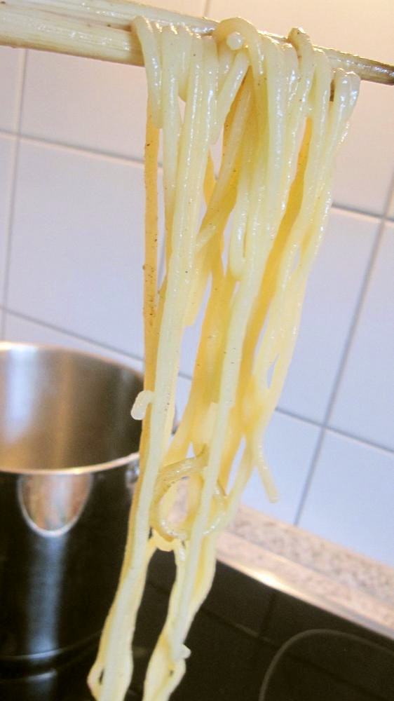 裏技★スパゲティを一瞬で中華麺にする方法の画像