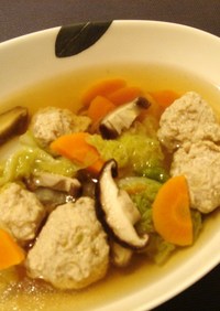 ボリュームたっぷり☆白菜と鶏団子のスープ