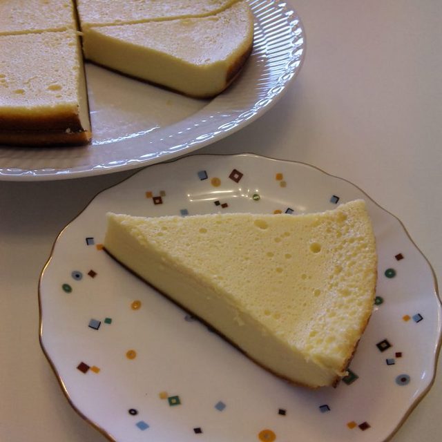 鍋で簡単ベイクドチーズケーキ レシピ 作り方 By ちおちょろりん クックパッド 簡単おいしいみんなのレシピが350万品