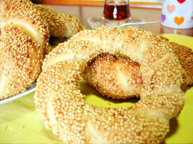 トルコのごまいっぱいリングパン　シミットの画像
