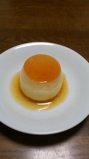 材料3つの簡単滑らかオーブン焼きプリンの写真