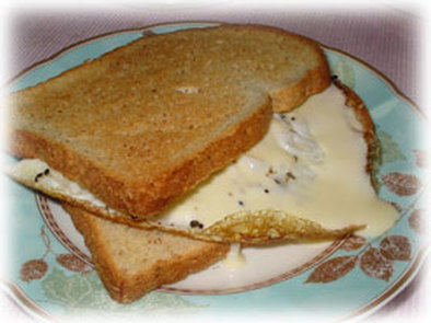 五つ星の朝食☆エッグチーズクリームサンドの写真