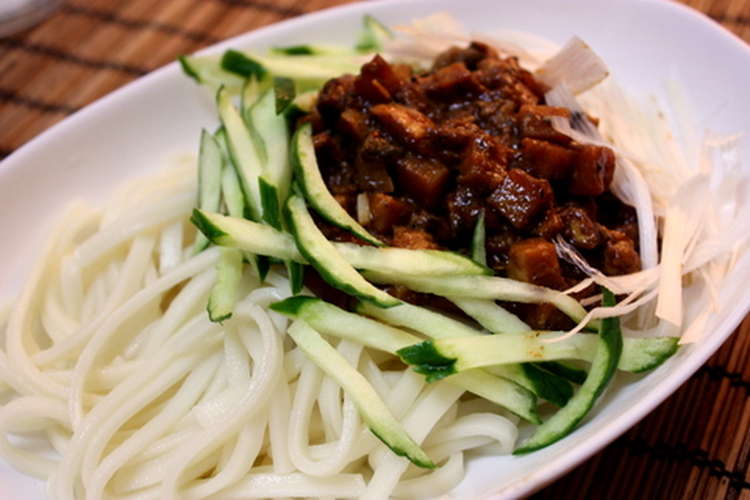 盛岡市民直伝 ヘルシーな黒ゴマじゃじゃ麺 レシピ 作り方 By Ryna Barbiegirl クックパッド 簡単おいしいみんなのレシピが358万品