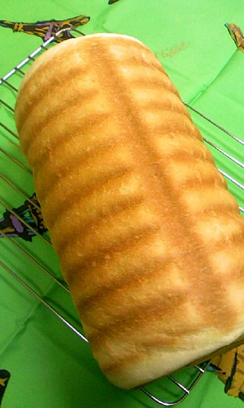 トヨ型で♪みるく食パンの画像