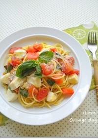 完熟トマトとモッツァレラのシンプルパスタ