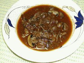 すじ肉とキノコのシチュー