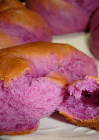 紫芋のもっちり鮮やかパン♪