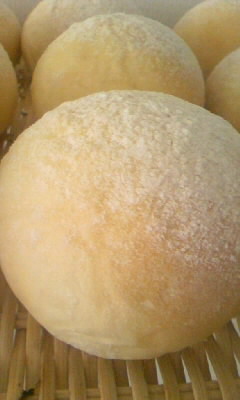 幸せのふわふわ白パンの画像