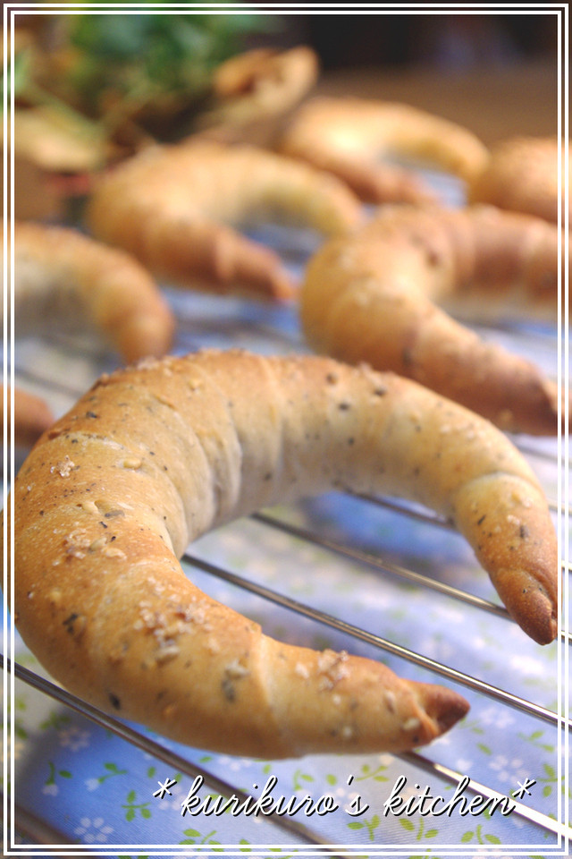 ソーセージクリームチーズ三日月ロールのレシピ